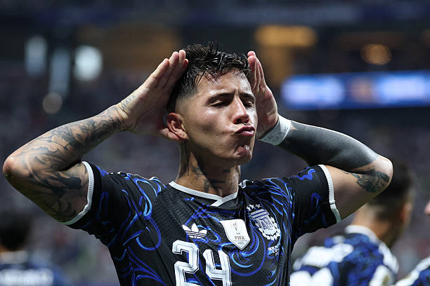 Những hành động khiêu khích của Enzo Fernandez bị lên án. Ảnh: Getty Images