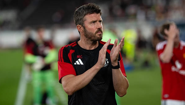 Michael Carrick và ban lãnh đạo MU đang nỗ lực giải quyết tương lai Joshua Zirkzee. (Ảnh: Getty Images)