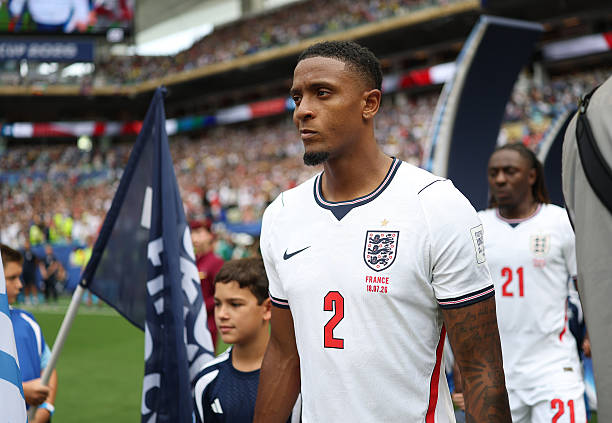 Ezri Konsa nằm trong tầm ngắm của Arsenal. Ảnh: Getty Images