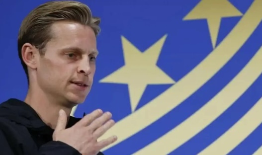 Ảnh bài viết De Jong lên tiếng về tin đồn rời Barca