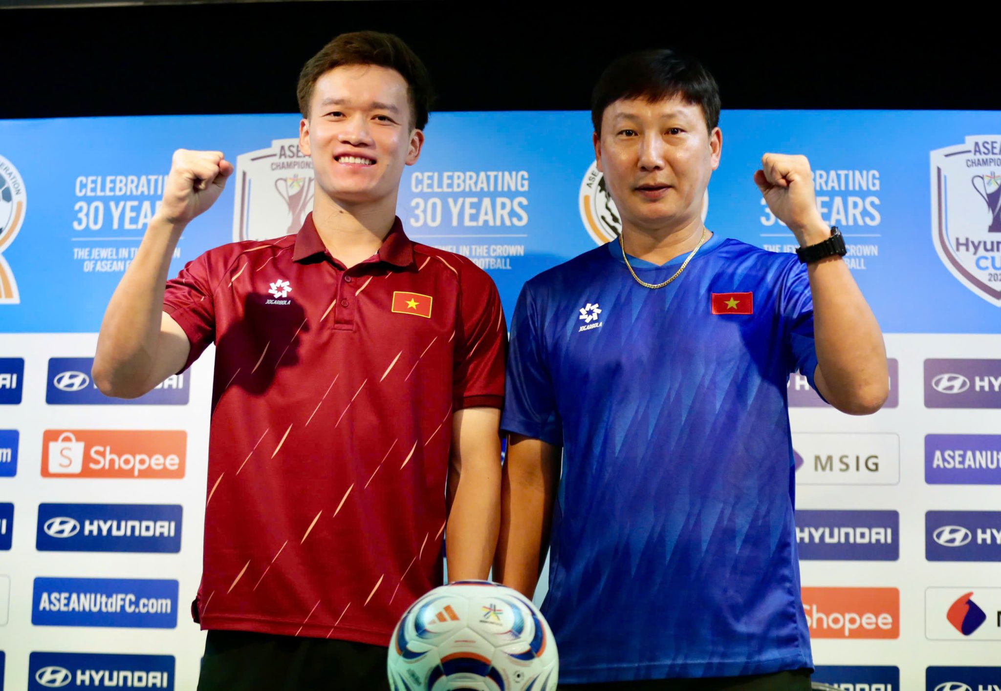 Bài toán xoay tua đội hình đặt lên vai ông Kim Sang-sik. Ảnh: VFF