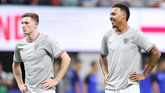 Cặp đôi vừa cùng ĐT Anh giành HCĐ World Cup 2026. (Ảnh: Getty Images)