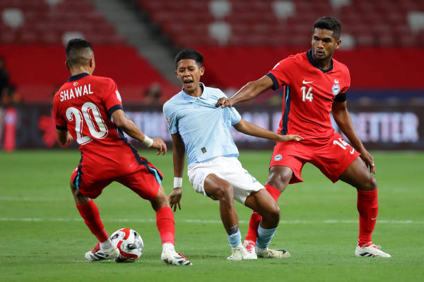 Campuchia và Singapore từng có dịp so tài ở ASEAN Cup 2024 với thắng lợi 2-1 dành cho đội bóng đảo quốc Sư tử. Ảnh: Getty Images.
