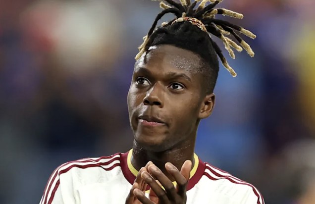 Ảnh bài viết Được Arsenal săn đón, đại diện Nico Williams khuyên bình tĩnh