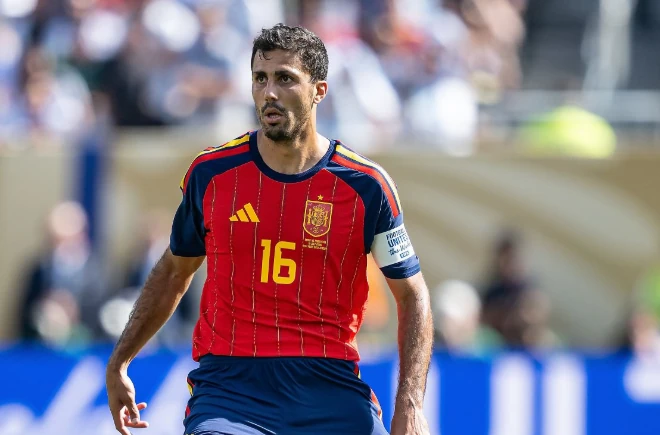 Ảnh bài viết Tin đồn chuyển nhượng sáng 25/7: Real Madrid muốn có Rodri; Man Utd giữ chân Bruno Fernandes