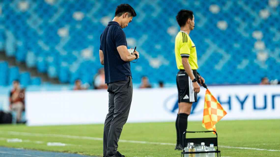 Gavin Lee muốn học trò thắng thuyết phục. Ảnh: SPORTFIVE.