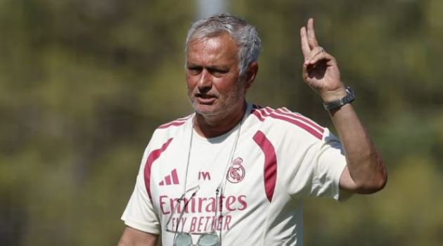 Mourinho muốn giữ chân các trụ cột tại Real. Ảnh: Getty Images.