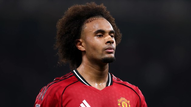 Zirkzee đang ở rất gần cánh cửa rời Old Trafford để trở lại Serie A. Ảnh: Getty.