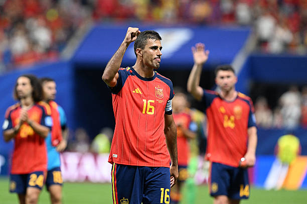 Ảnh bài viết Rodri là chìa khóa để Man Utd chiêu mộ Tchouameni