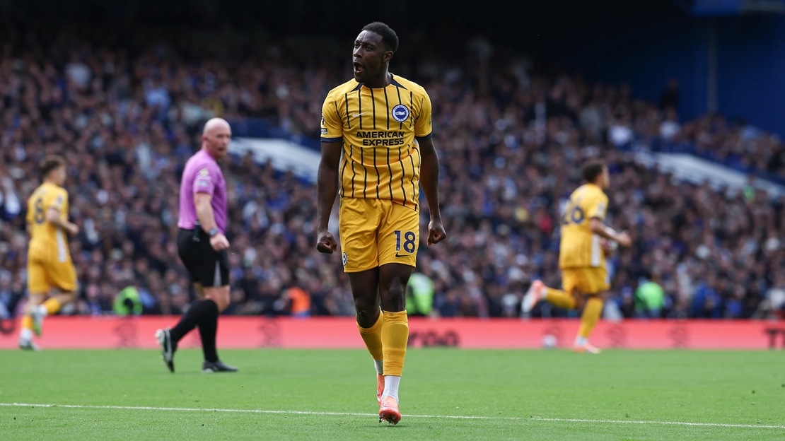 Danny Welbeck được cho đang tiến gần đến việc gia nhập Chelsea. Brighton & Hove Albion FC.