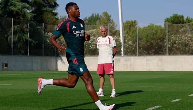 Ảnh bài viết Dumfries quyết tâm gặt hái danh hiệu cùng Real Madrid
