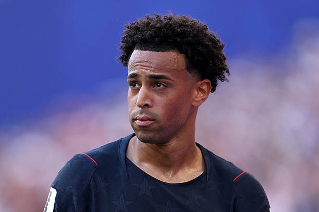 Sự đa năng của Adams là điểm cộng trong mắt Michael Carrick. (Ảnh: Getty Images)