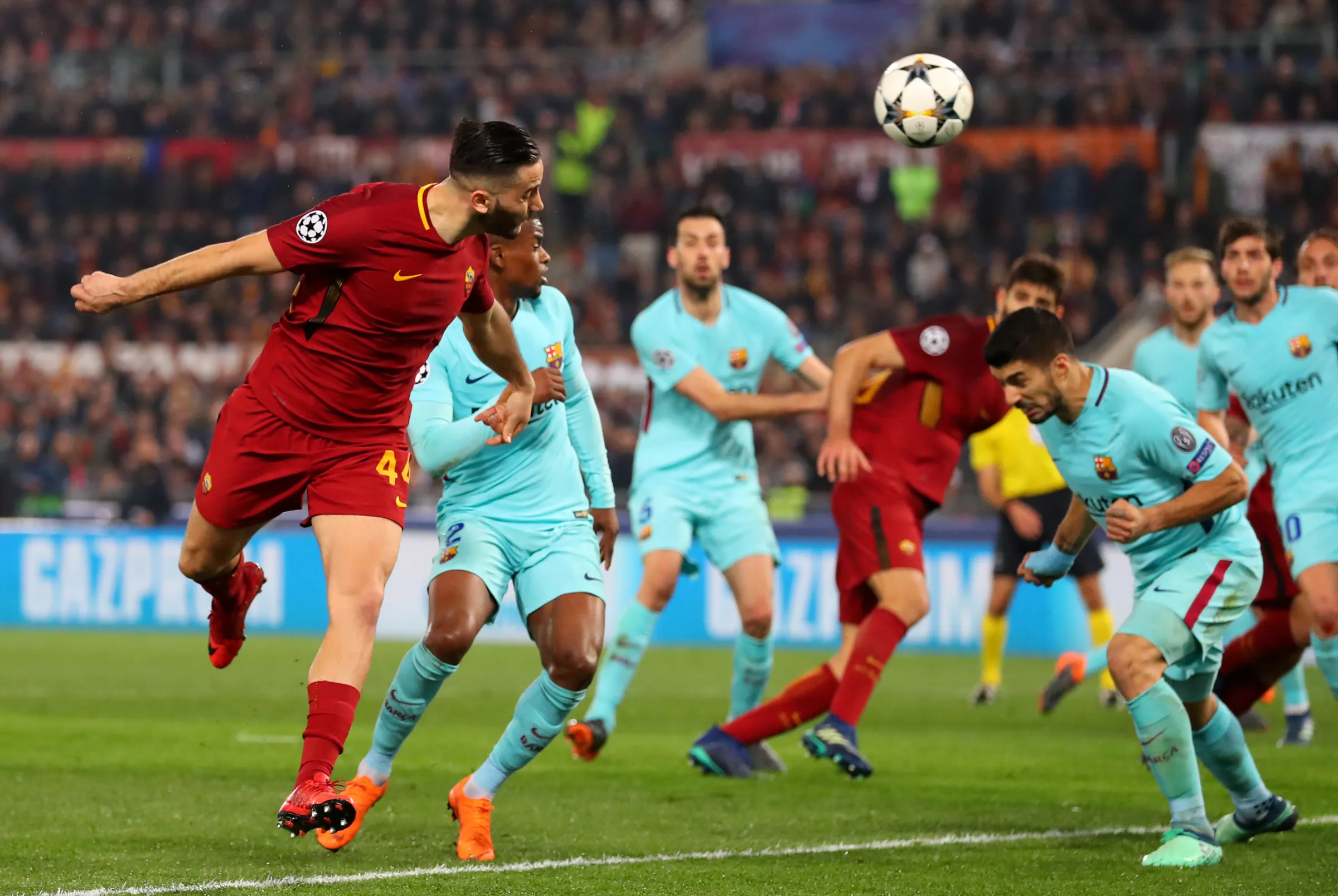 Roma hạ gục Barcelona nhờ lợi thế b&agrave;n s&acirc;n kh&aacute;ch. Ảnh: Getty Images.