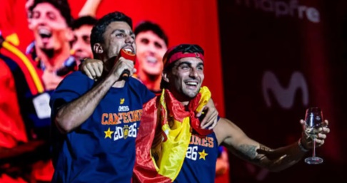 Ảnh bài viết Dàn sao Tây Ban Nha khuyên Rodri nên cẩn trọng với Real Madrid