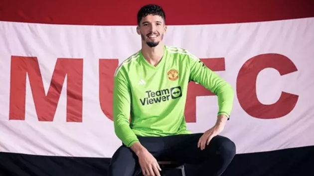 Ảnh bài viết Besiktas đàm phán mua Altay Bayindir từ MU