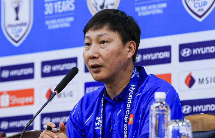 Ông Kim Sang-sik quyết tâm đánh bại Singapore. Ảnh: VFF
