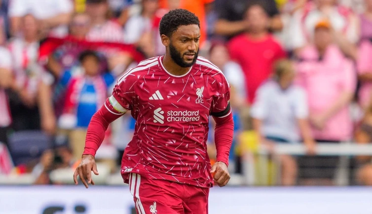 Joe Gomez ngồi ngoài 1 tháng. Ảnh: Getty.