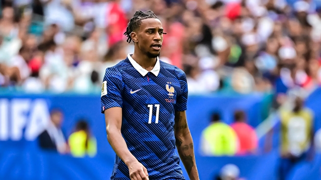 Bayern dập tắt tham vọng mua Olise của Real