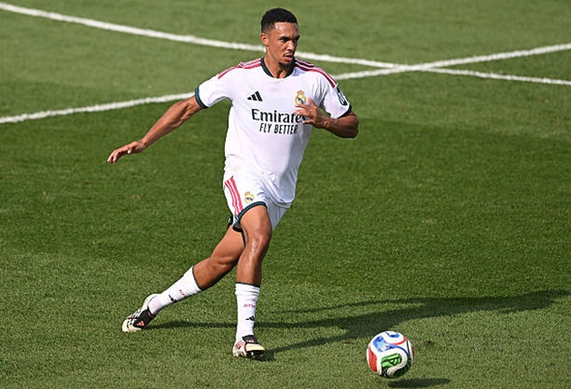 Trent Alexander-Arnold sẽ phải nỗ lực tối đa để giành suất đá chính ở Real Madrid. (Ảnh: Getty Images)