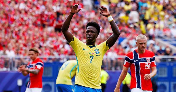 Vinicius Junior kh&ocirc;ng vội gia hạn với Real. Ảnh: Getty Images.