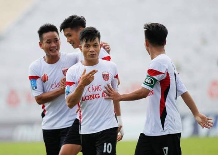 Huỳnh Tấn Tài có mùa giải 2019 bùng nổ trong màu áo CLB Long An. Ảnh: CLB Long An.