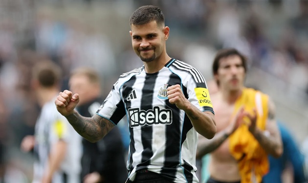Arsenal tiến gần chữ ký của Bruno Guimaraes. Ảnh: Getty.