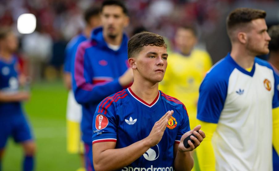 Shea Lacey có thể thay thế Bruno Fernandes ở vị trí số 10. Ảnh: Getty Images.