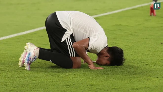 Arkhan Kaka ăn mừng sau khi ghi b&agrave;n. Ảnh: Bola.