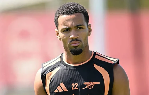 Milan gia nhập cuộc đua chi&ecirc;u mộ Ethan Nwaneri. Ảnh: Getty Images