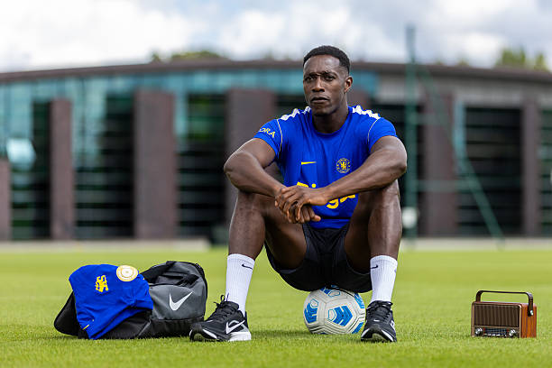 Danny Welbeck sẽ mang đến kinh nghiệm cho c&aacute;c cầu thủ trẻ Chelsea. Ảnh: Getty Images