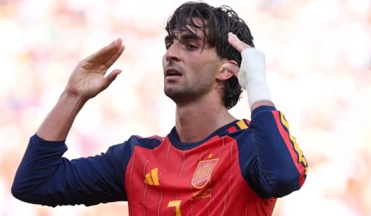 Ảnh bài viết Arsenal và Tottenham cạnh tranh Torres với PSG