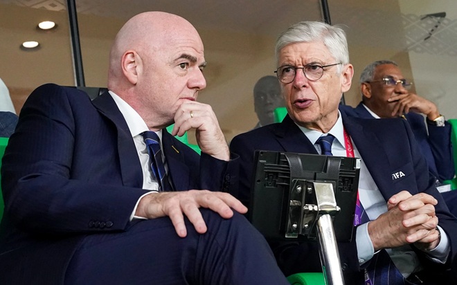  Infantino đ&atilde; nhờ cậy nhiều v&agrave;o uy t&iacute;n của Wenger. Ảnh: Getty.