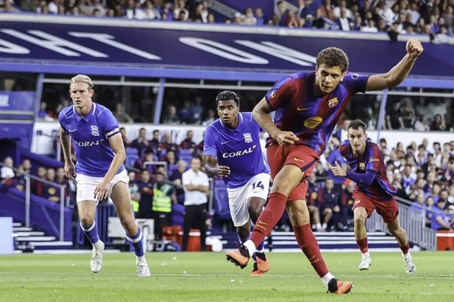 Ảnh bài viết Hamza Abdelkarim giúp Barca có thêm thời gian chờ đợi Julian Alvarez