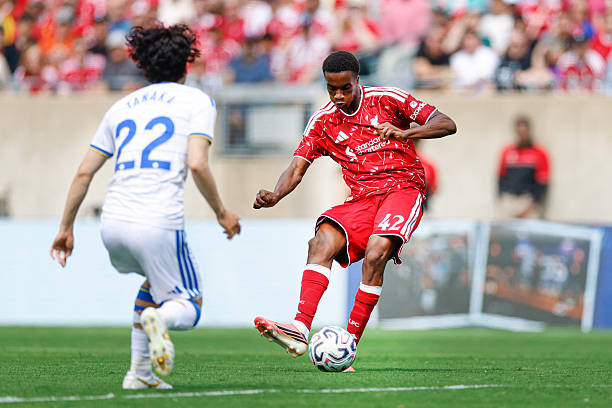 Ảnh bài viết CĐV Liverpool phát cuồng với Trey Nyoni
