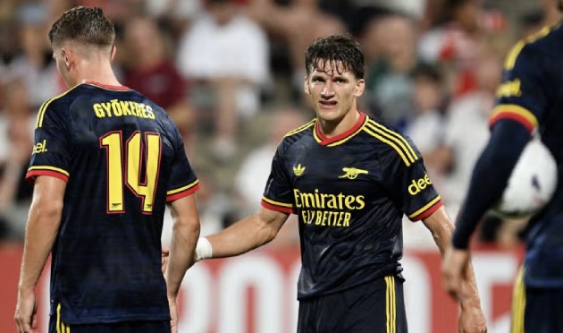 Tzolis sẵn sàng cạnh tranh sòng phẳng cho 1 suất đá chính ở Arsenal. Ảnh: Getty.