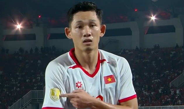 Hai Long ăn mừng đầy ngạo nghễ. (Ảnh: Chụp màn hình ASEAN Cup)