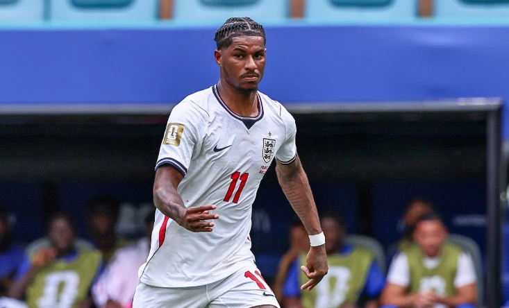 Ảnh bài viết Tin đồn chuyển nhượng sáng 4/8: Fenerbahce có thể phá kỷ lục vì Rashford; Leipzig ra giá bán Diomande cho Real