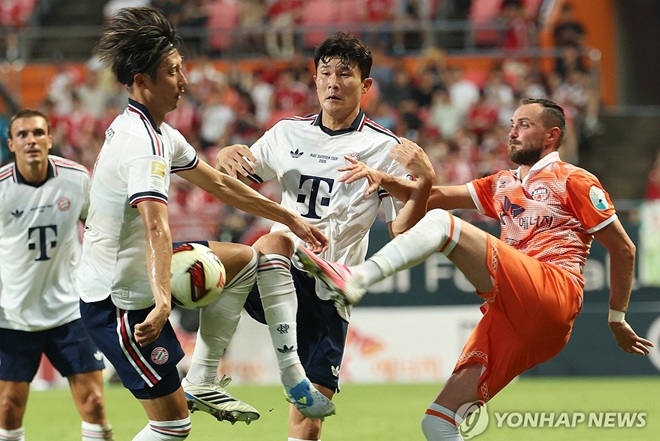 Ảnh bài viết Bayern Munich thắng sát nút Jeju SK trong ngày Kim Min-jae hồi hương
