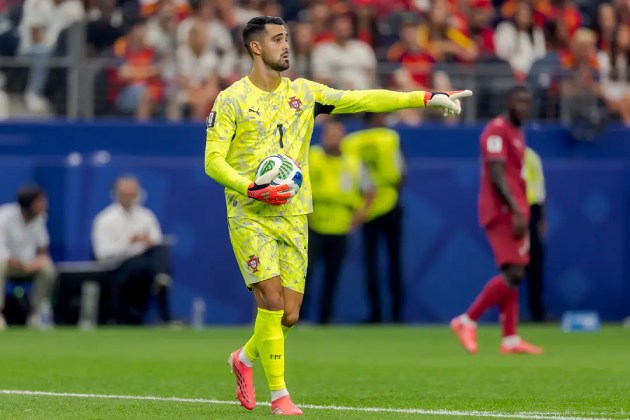 Ảnh bài viết Alonso muốn Chelsea chốt mua Diogo Costa giá 51 triệu bảng