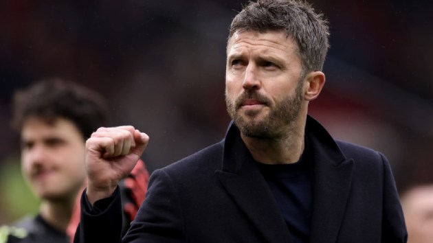 Carrick dự báo đối mặt cơn đau đầu "dễ chịu" ở mùa giải 2026/27. Ảnh: Getty.