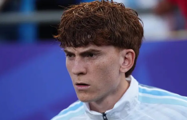 Ảnh bài viết Valentin Barco, tân binh Chelsea từng bị Bellingham tát là ai?
