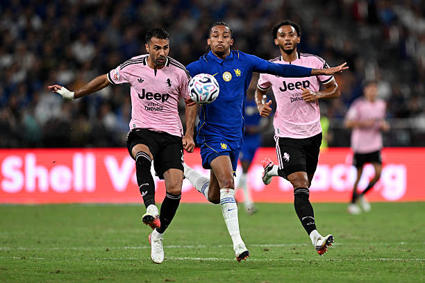 Chelsea bất ngờ bị Juventus vượt lên dẫn trước.