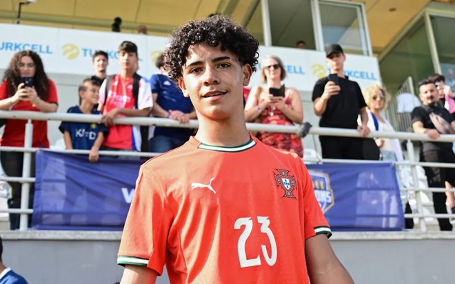 Ảnh bài viết Cristiano Ronaldo Jr đang tự tạo một thế giới của riêng mình