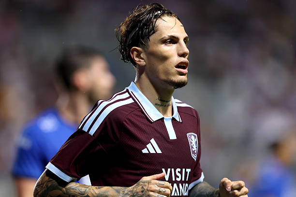 Người hâm mộ Aston Villa tiếp tục chờ đợi tân binh Garnacho tỏa sáng. Ảnh: Getty Images.