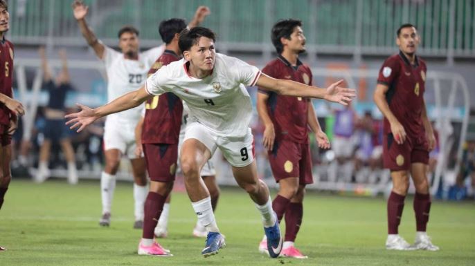 Mitchell Baker và đồng đội có thể giành vé đi tiếp? Ảnh: Budy Santoso/Kapan Lagi.