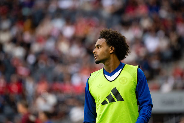 Ảnh bài viết Cựu trợ lý HLV Man Utd khuyên Zirkzee gia nhập Juventus