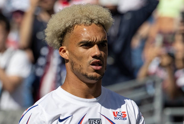 Ảnh bài viết Tin đồn chuyển nhượng tối 6/8: Man Utd săn Antonee Robinson; Arsenal quyết mua Ezri Konsa