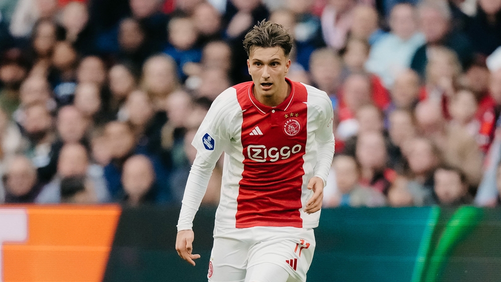 Mika Godts nhận được nhiều sự quan t&acirc;m từ c&aacute;c &ocirc;ng lớn ch&acirc;u &Acirc;u. Ảnh: Ajax FC.