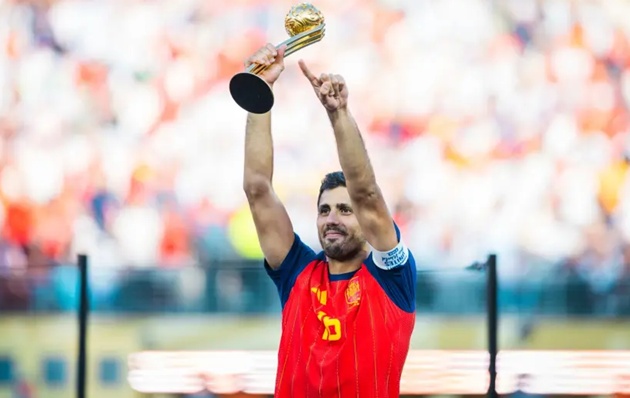 Ảnh bài viết Bóc tách thương vụ Rodri từ chối Real Madrid để chọn Barcelona