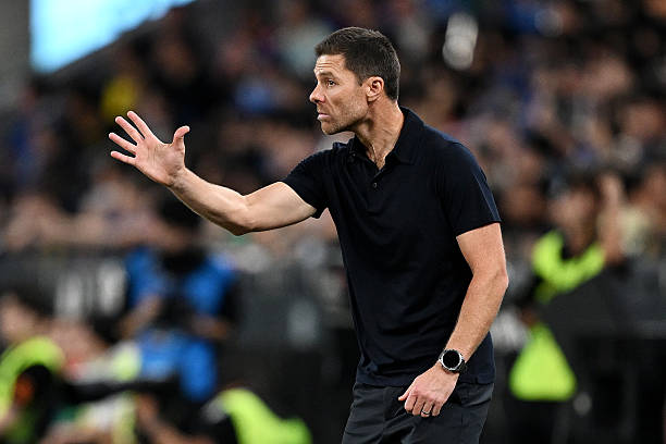 Xabi Alonso sẽ tiếp tục thử nghiệm đội h&igrave;nh. Ảnh: Getty Images